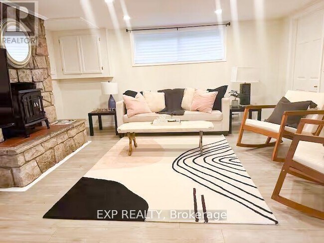 Building Photo - 130 Tremaine St