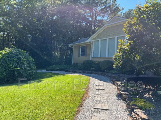 Foto del edificio - 105 Baybrook Ct