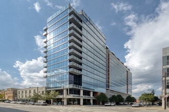 Building Photo - 504 N Green St