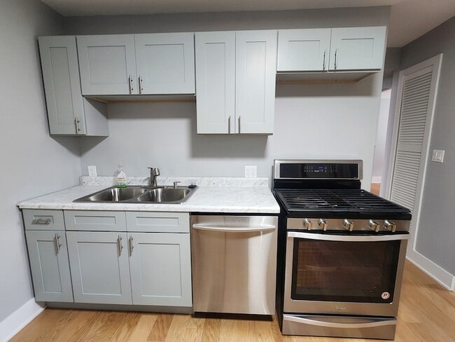 Foto del edificio - 5025 W Berenice Ave