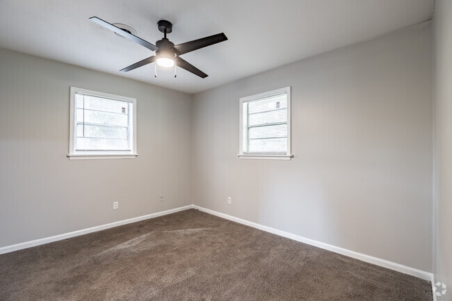 2BR, 1BA - 1000SF - North Pointe Apartments