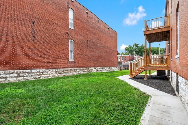 Building Photo - 2722 Armand Pl