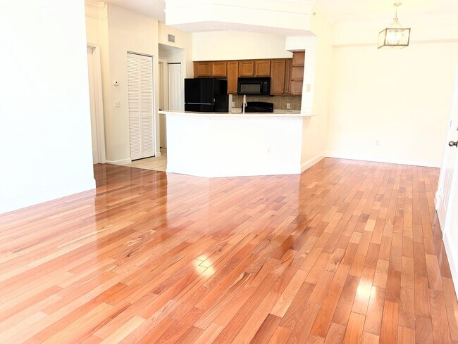 Foto del edificio - 3210 Myrtlewood Cir E