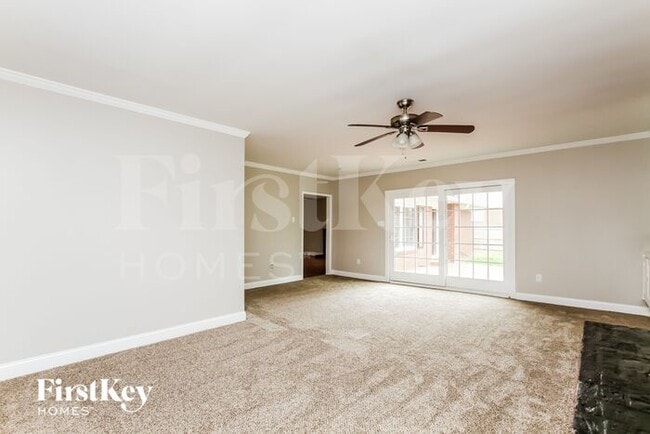 Building Photo - 240 Palaside Dr NE