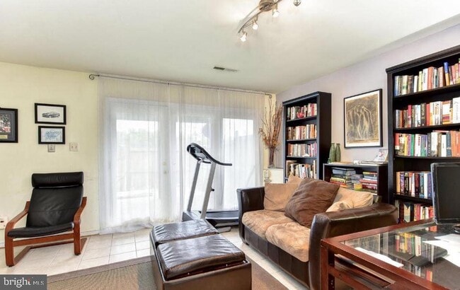 Building Photo - 4804 Heron Neck Ln