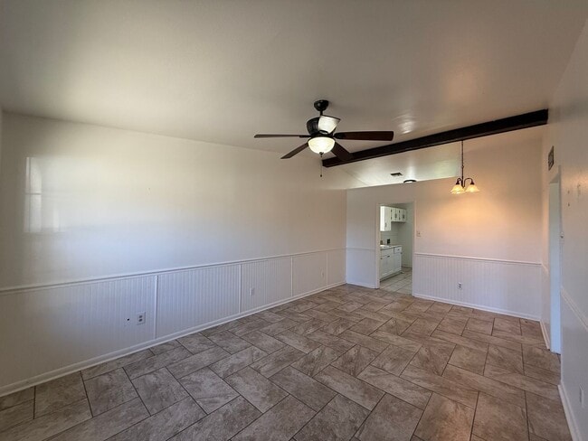 Building Photo - Home For Rent