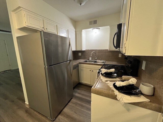 Primary Photo - 45242 Panorama Dr