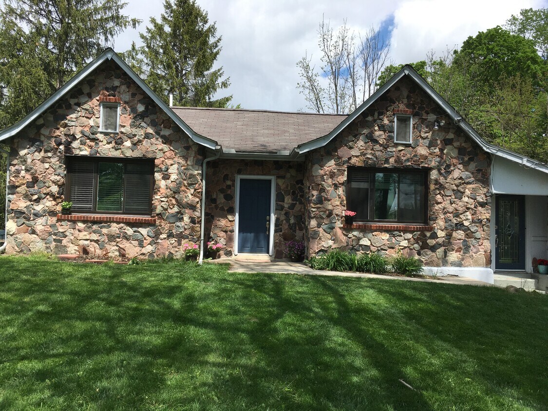 8210 Little Rd Sylvania, OH 43560 Alquileres en Sylvania, OH