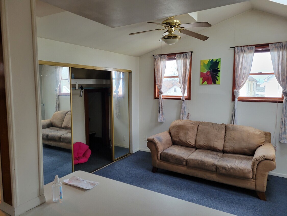 Building Photo - 96 Huetter Ave