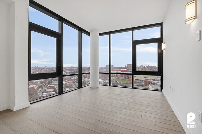 Foto del edificio - 8808 Justice Ave
