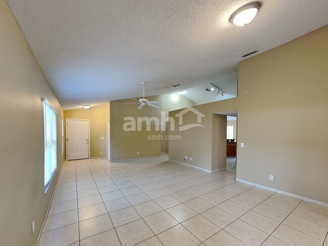 Foto del edificio - 4051 Boca Woods Drive