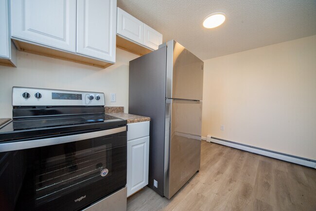 Building Photo - 137 Midland