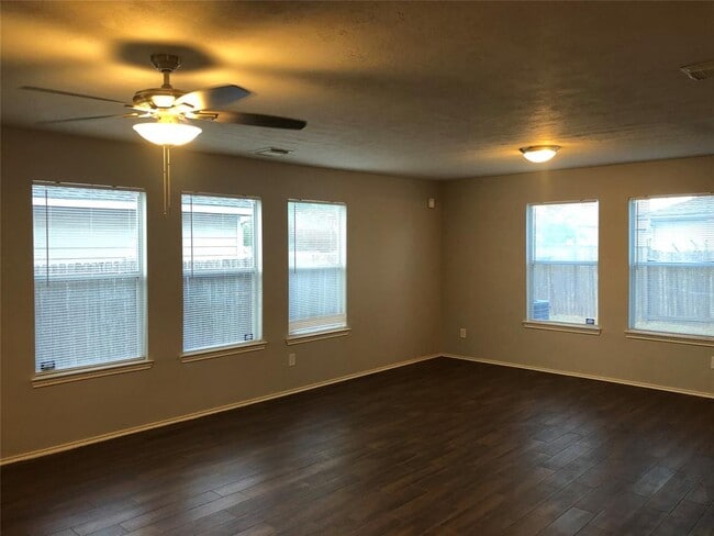 Building Photo - 2926 Steelhead Dr
