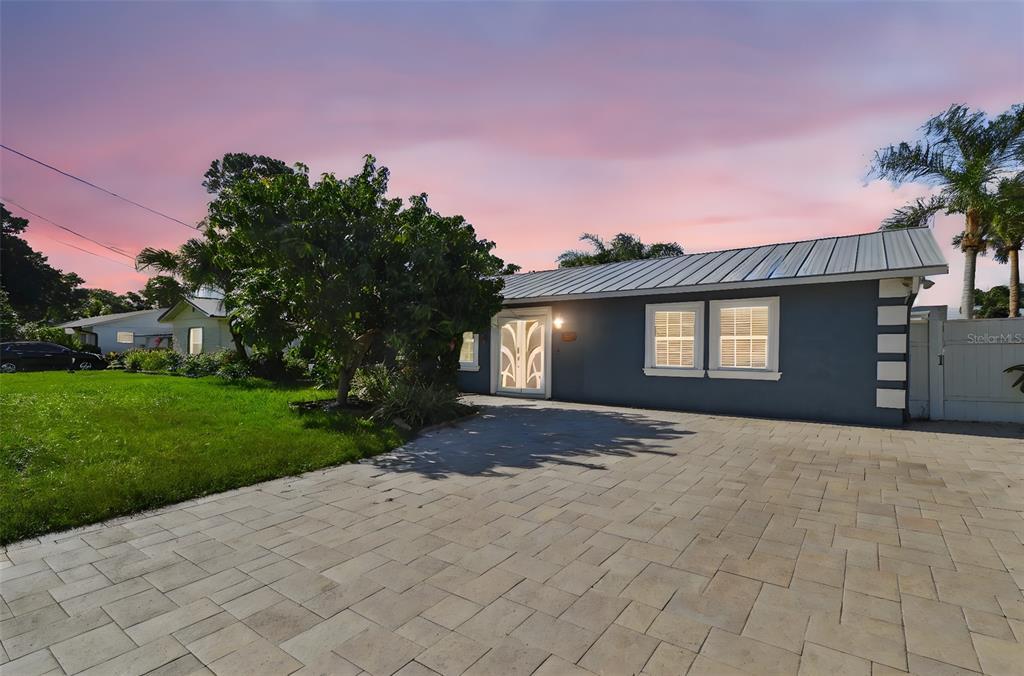 Foto principal - 8708 Thornwood Ln