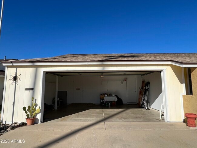 Foto del edificio - 10939 W Saratoga Cir