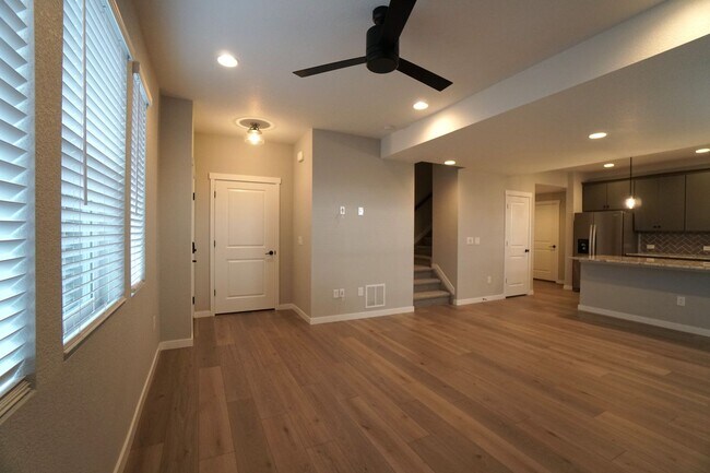Building Photo - 3635 Moon River Dr
