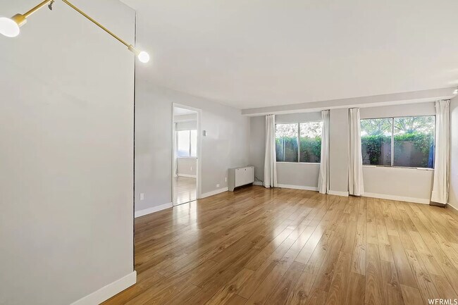 Foto del edificio - 87 W 300 N