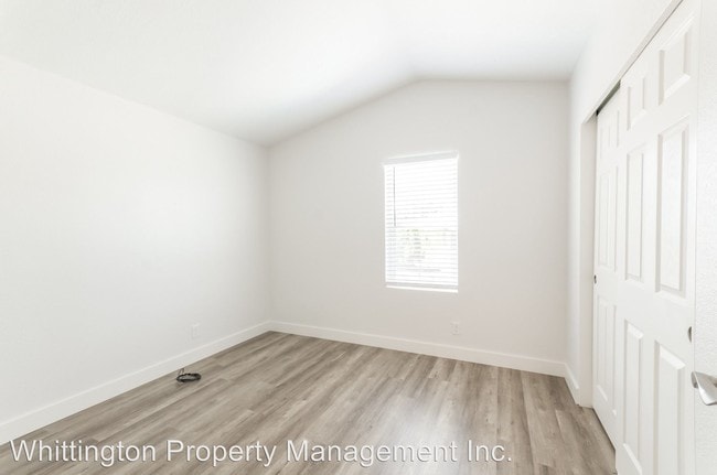 Building Photo - 1 br, 1 bath House - 15011 Oak Creek Rd.