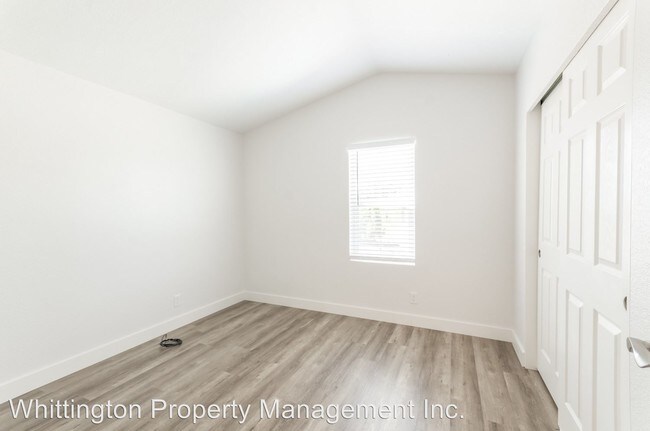 Foto del edificio - 1 br, 1 bath House - 15011 Oak Creek Rd.