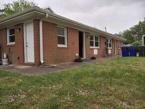 Building Photo - 223 Woodview Ave