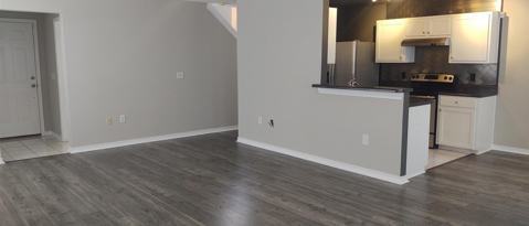 Foto del edificio - 6351 Cottage Woods Dr