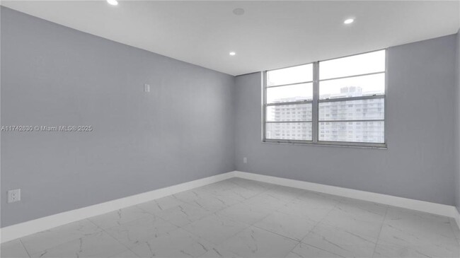 Building Photo - 2 bedroom in Aventura FL 33160