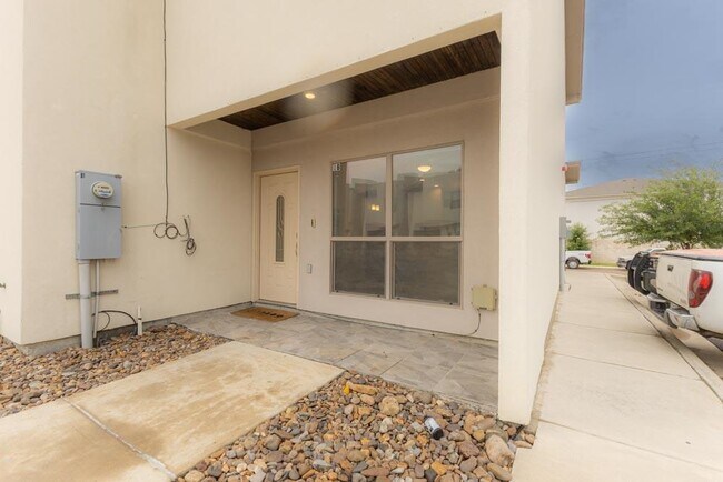 Foto del edificio - 4101 Blue Quail Rd