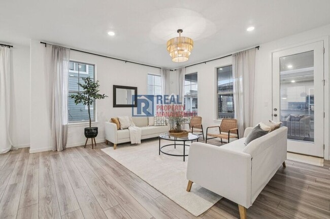 Foto del edificio - 8396 Bijou Crk Ave