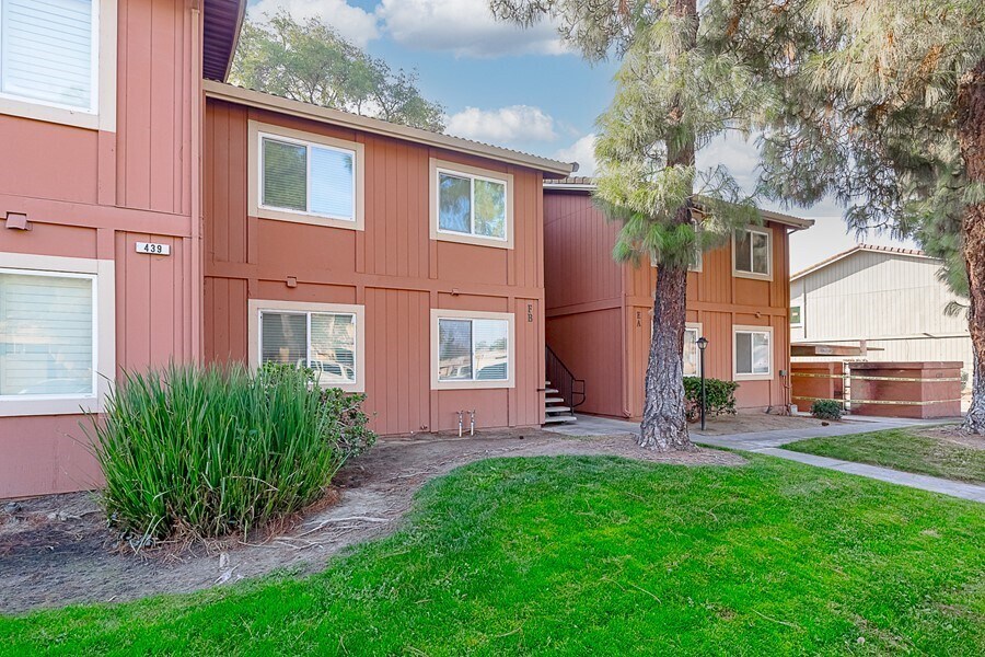 439 Cherry Ln Unit F, Manteca, CA 95337 Condo for Rent in Manteca, CA