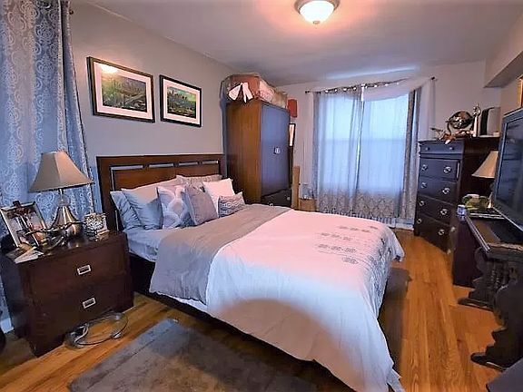 Foto del edificio - 90-11 35th Ave