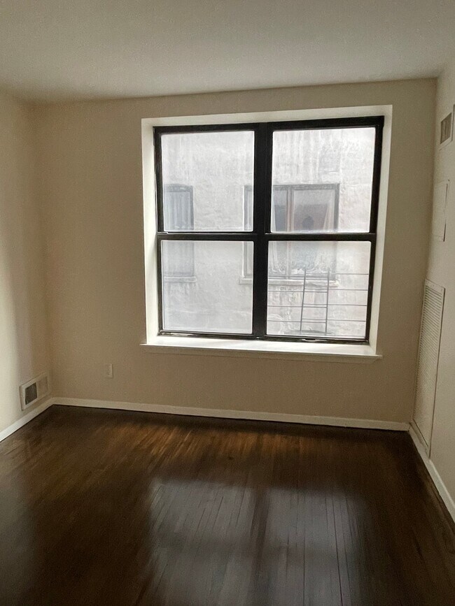 Foto del edificio - 581 Academy St