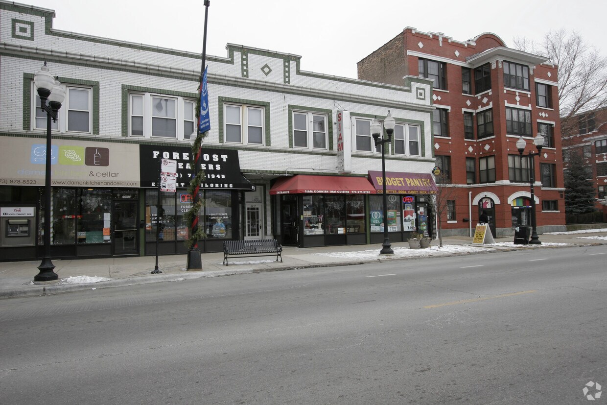 Foto del edificio - 4635-4639 N Damen Ave