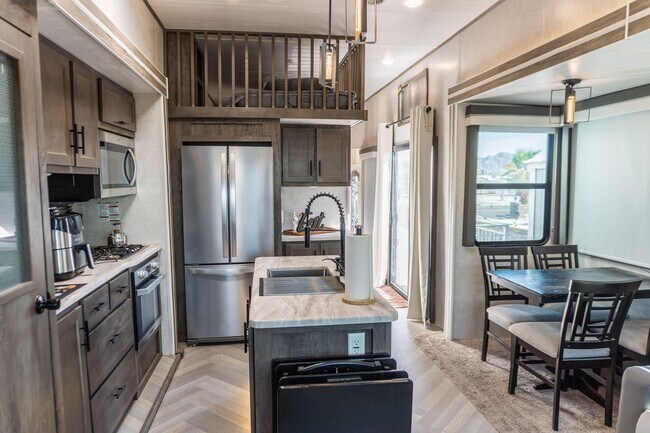 Building Photo - Turn-Key Park Model in Yuma Foothills – Fu...