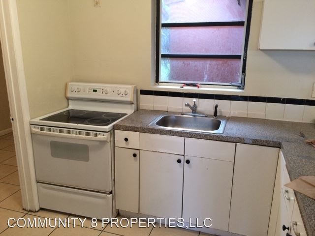 Foto del edificio - 4 br, 3 bath House - 1221 NW 31 WAY