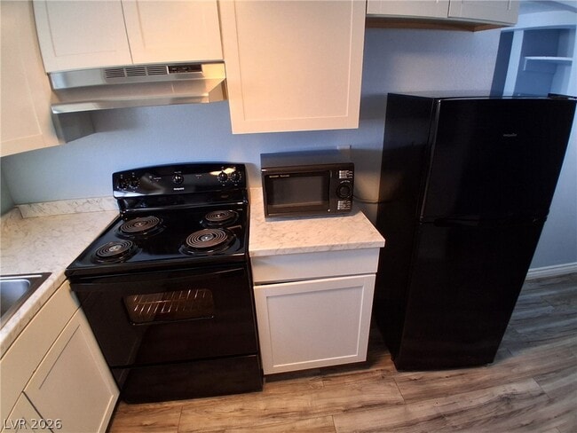 Building Photo - 510 Mckellar Cir