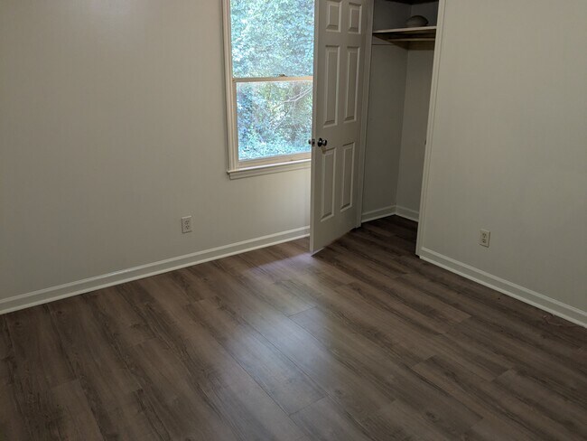 Foto del edificio - 845/847 Mitchell Bridge Road Duplex