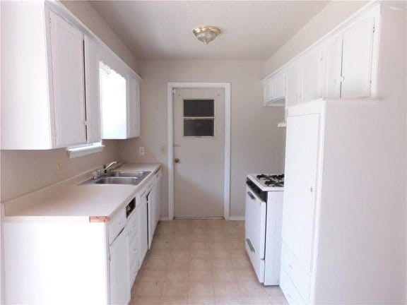 Building Photo - 717 E Alluvial Ave