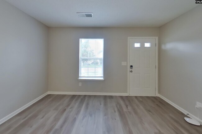 Building Photo - 324 Valley Heights Ln