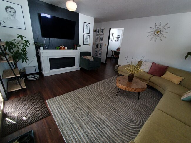 Foto del edificio - 1656 S Fairway Dr