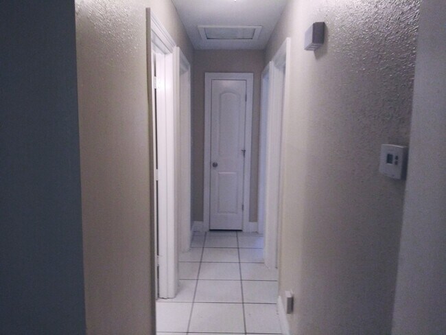 Foto del edificio - 7667 Avon Park Blvd