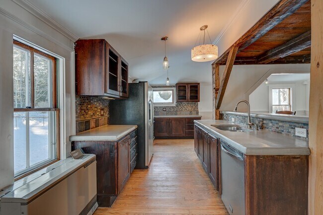 Foto del edificio - 1283 E Madison Rd