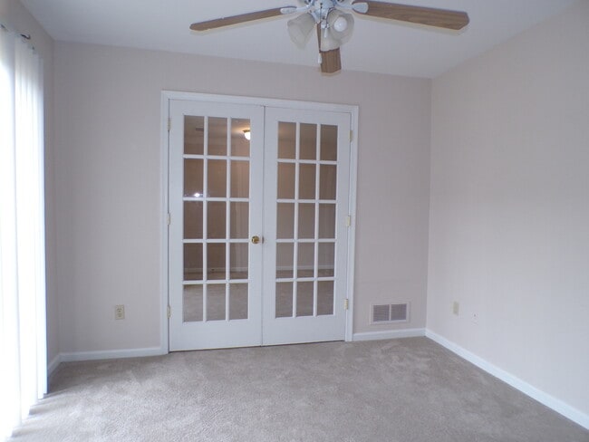 Office - 302 Windsor Pl