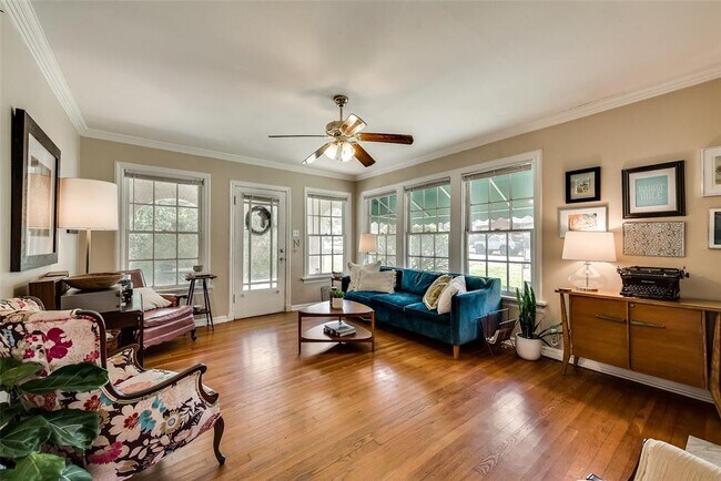 Building Photo - 6259 Palo Pinto Ave