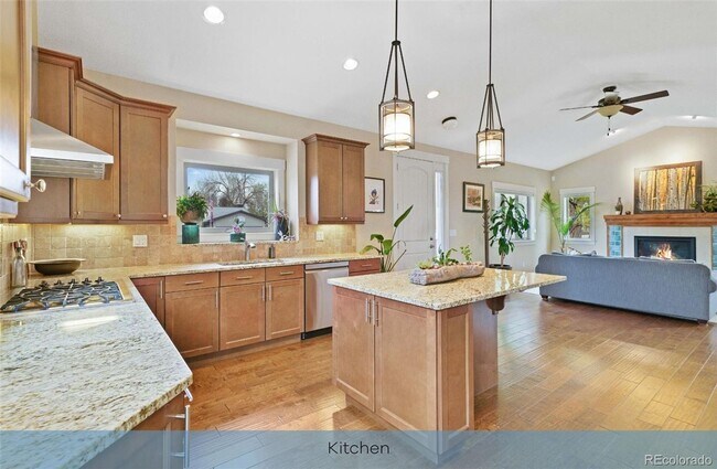 Foto del edificio - Spacious 3 bed/3.5 bath home in Arvada