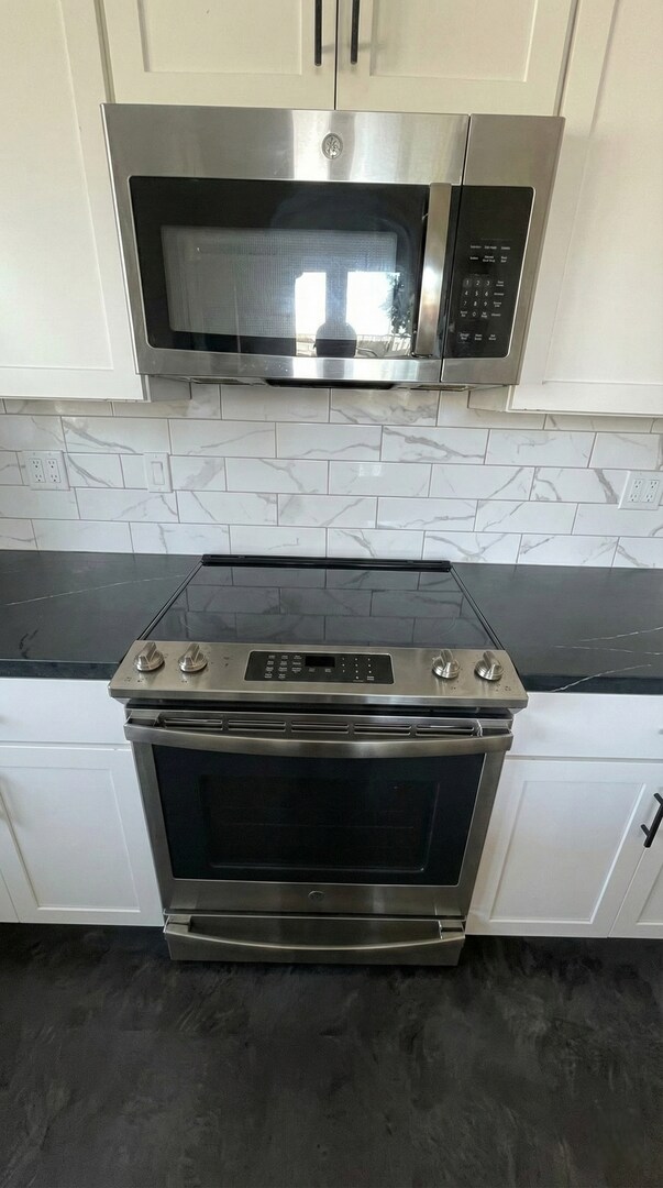 Foto del edificio - Brand New 1BD: Solar, Polished Concrete, High Ceilings, W/D & Stainless Kitchen