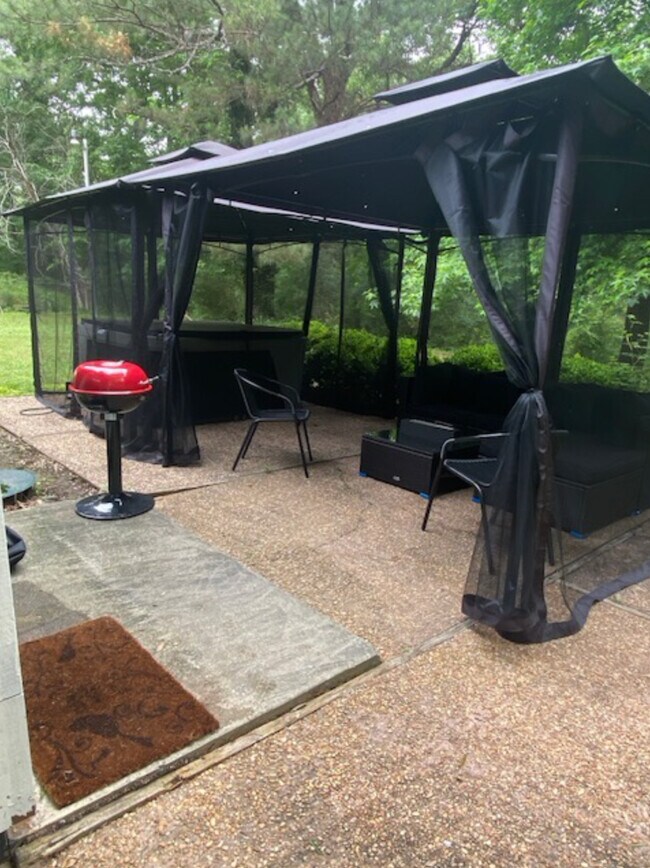 Foto del edificio - 505 Piney Fork Ln