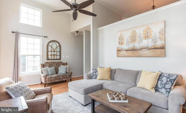 Foto del edificio - 423 Fort Hill Cir