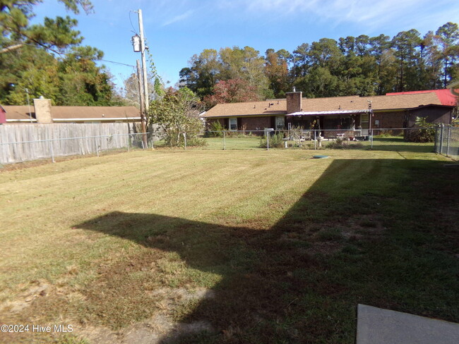 Building Photo - 22 Cherokee Cir