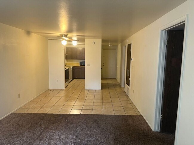 Foto del edificio - Meadow lane condo, South Ogden