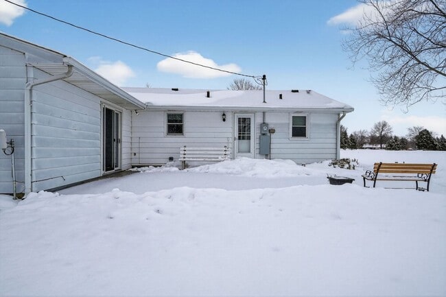 Building Photo - 20728 Old 24 E Rd